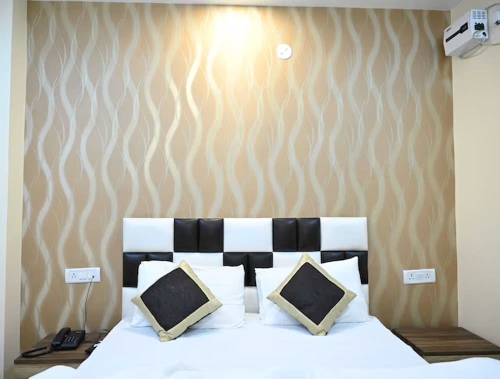 Фото Goroomgo Glance Inn Patna