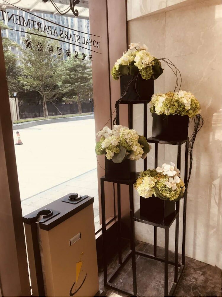 Фото Royal Star Apartment Central City Branch