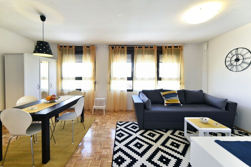 Фото Apartment Place4U