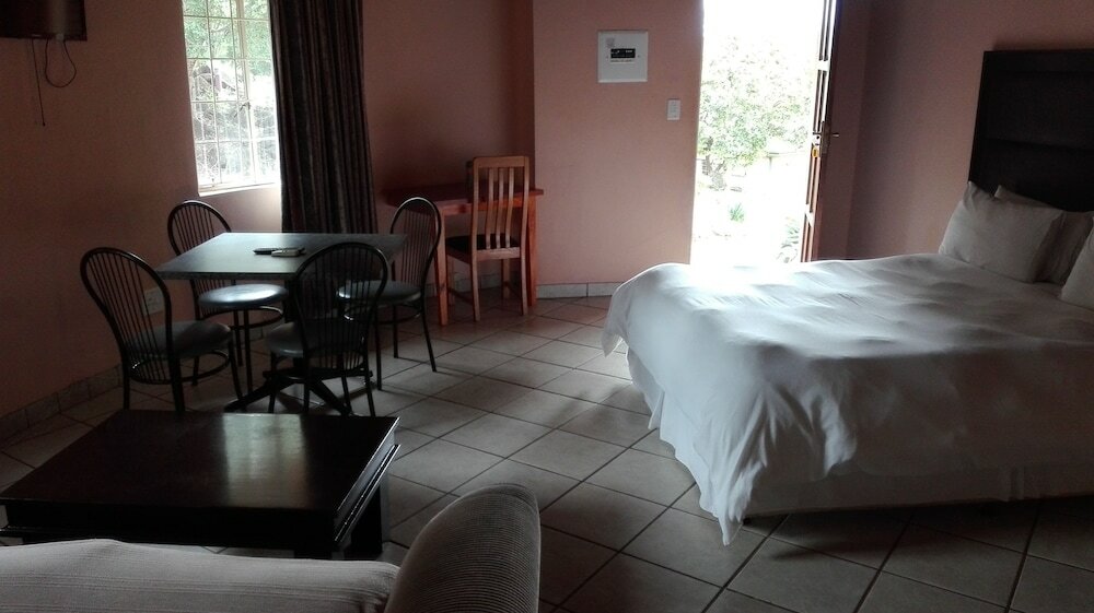 Фото Mambedi Country Lodge