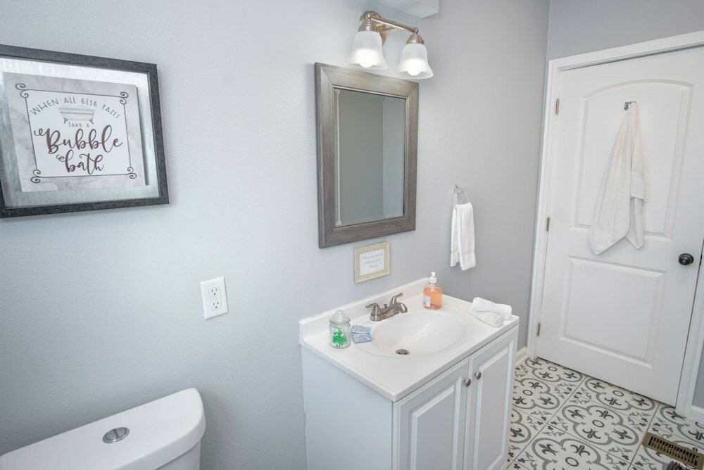 Фото Magnificent Large Home Near Downtown