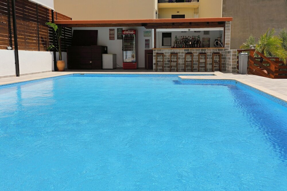 Фото Antiko Hotel & Apartments