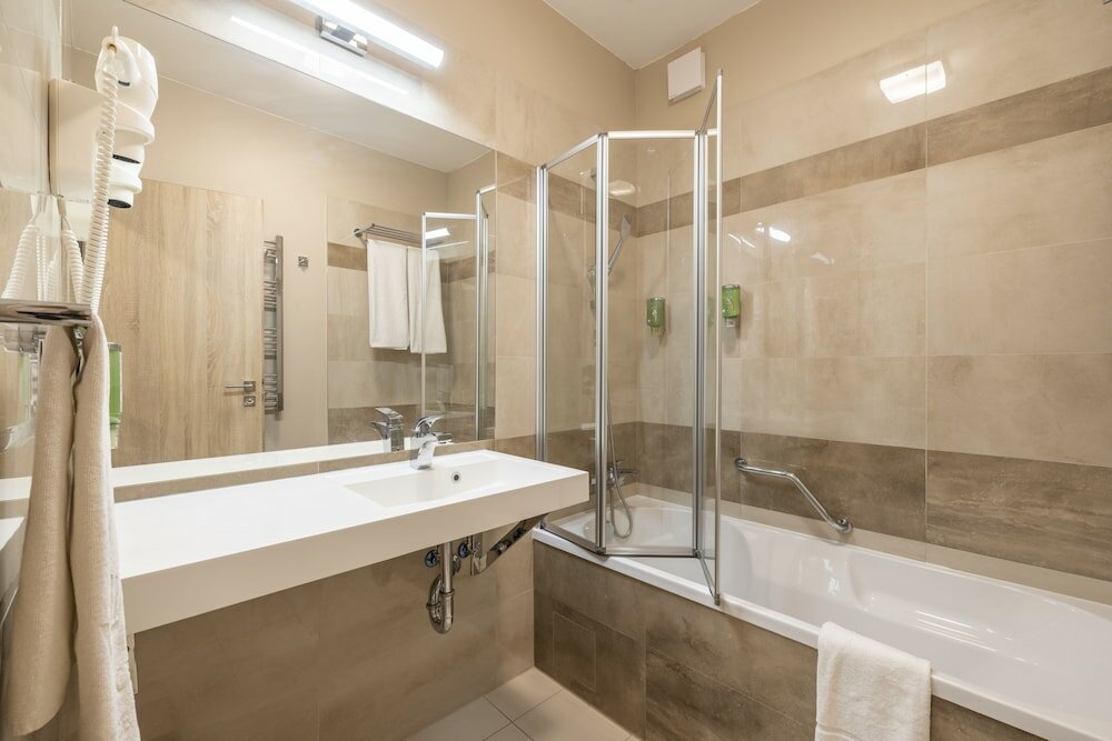 Фото Silver Crown Hotel & Residence