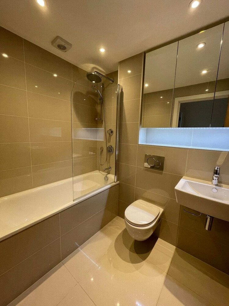 Фото Bright & Modern 2 Bedroom Flat W/balcony - Whitechapel!