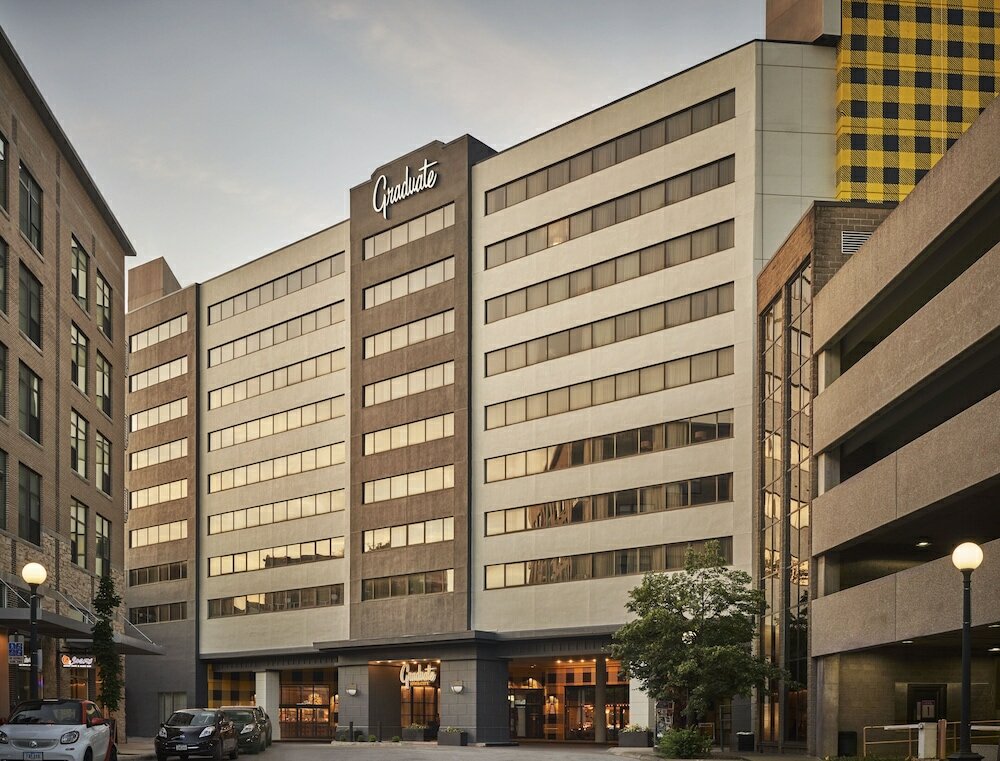 Фото Graduate Iowa City