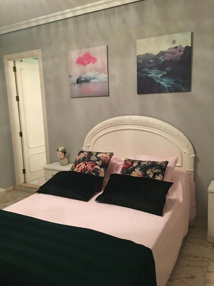 Фото Wish-Suite San Jacinto de Sevilla Apartment