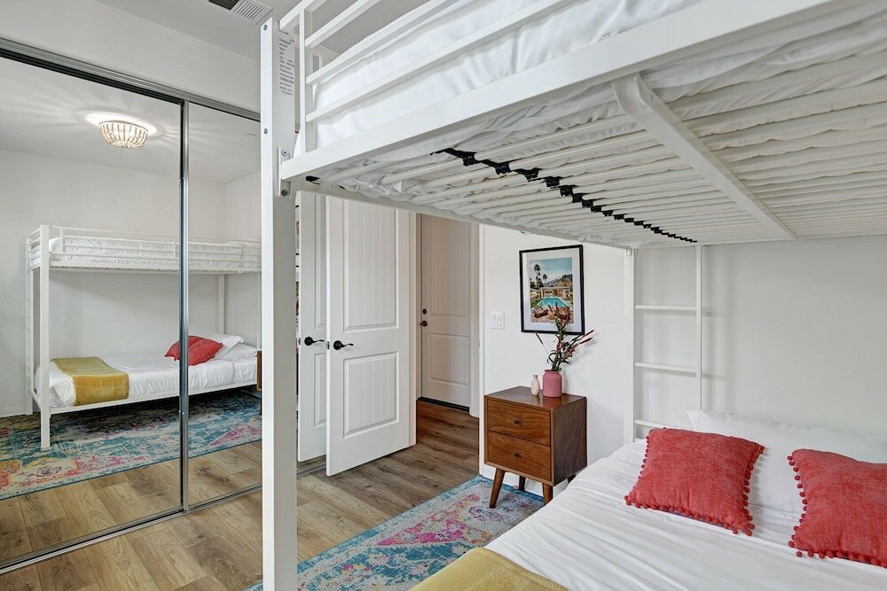 Фото The Gryffin