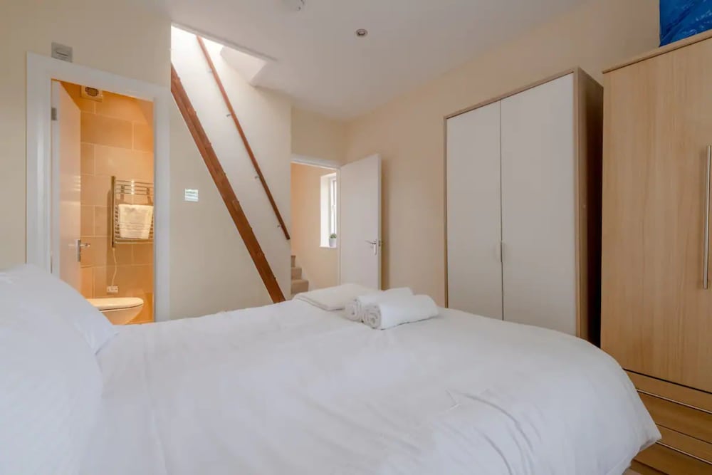 Фото Lovely 2 Bedroom Apartment With Great Transport Links