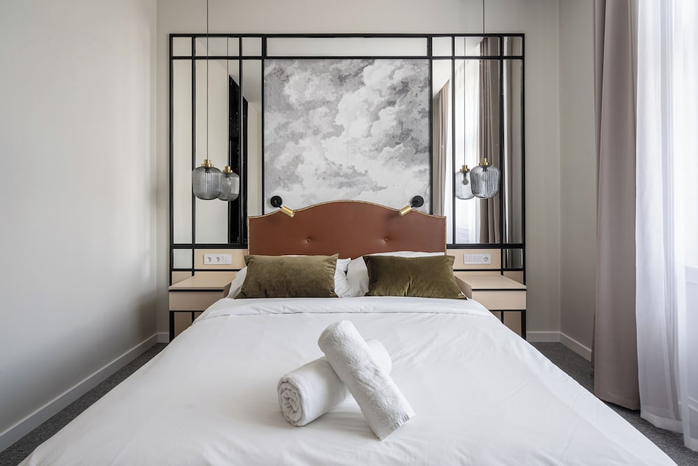 Фото Astoria Boutique Suites by BQA