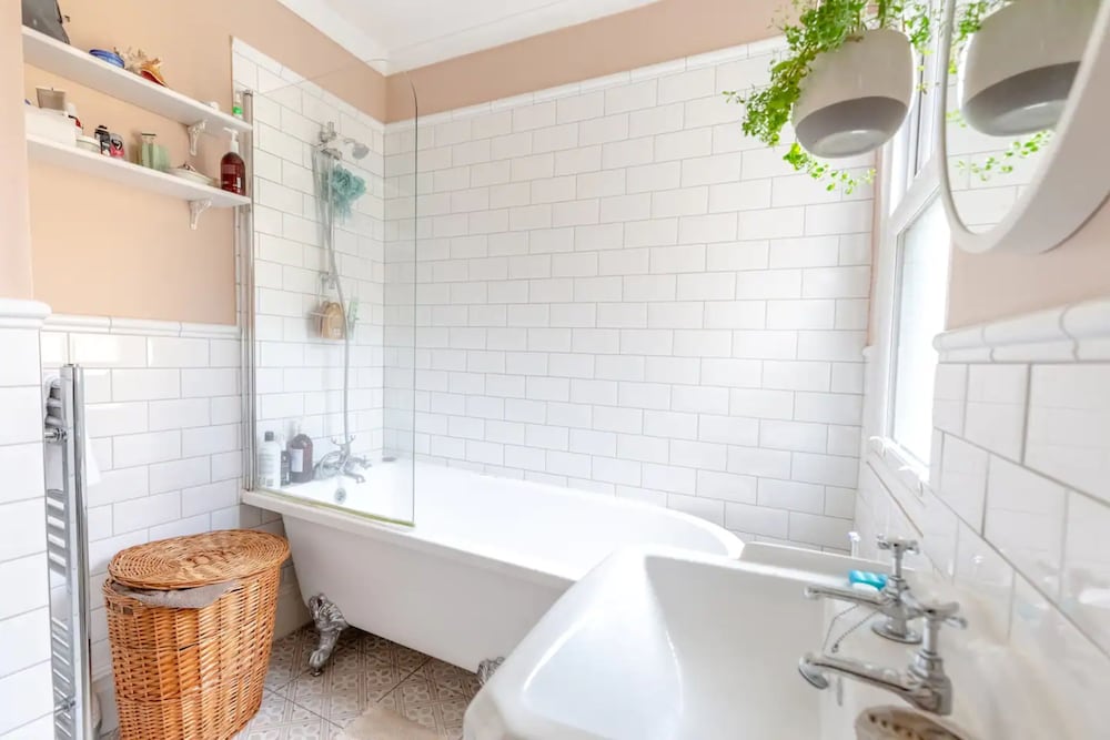 Фото Spacious 2 Bedroom Home in Lewisham