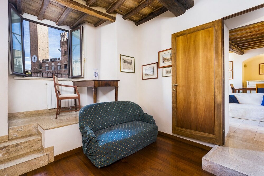 Фото The Balcony Suite -Piazza del Campo View