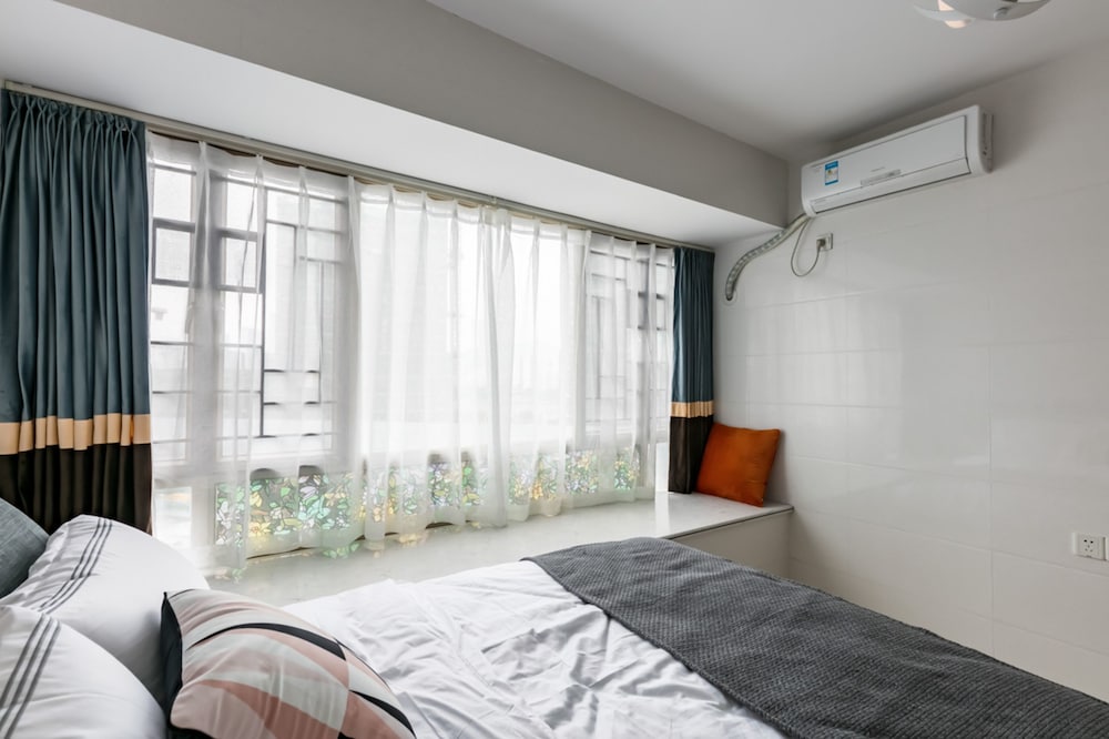 Фото Locals Boutique Apartment Qianshan No. 6