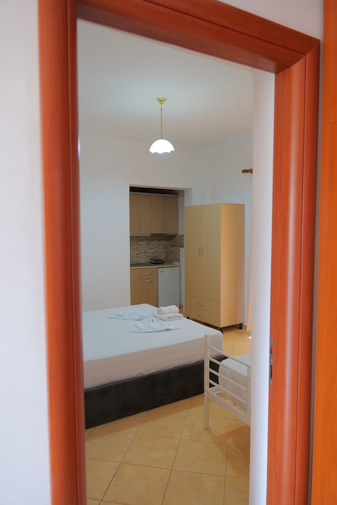 Фото Pellumb Apartments