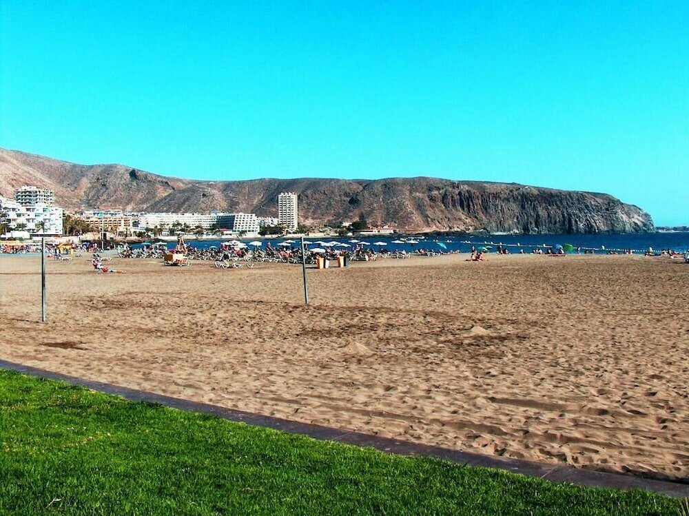 Фото Pool View Los Cristianos by HelloApartments