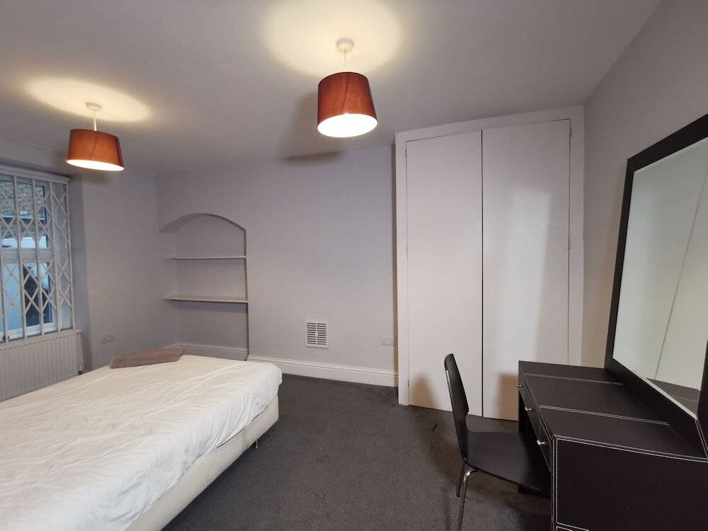 Фото Spacious 2 bed flat in Camden