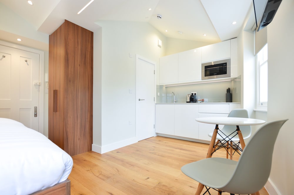 Фото Leinster Square Serviced Apartments
