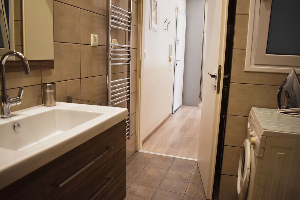 Фото A Skip Away from the Acropolis Museum