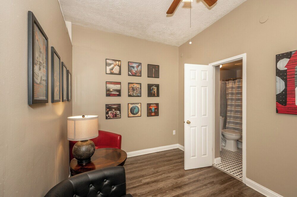 Фото Monmouth Loft 3