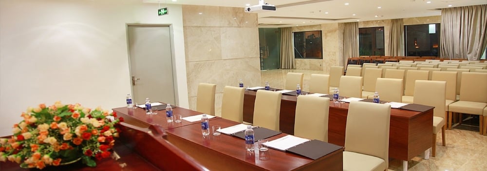 Фото Golden Sun Hotel