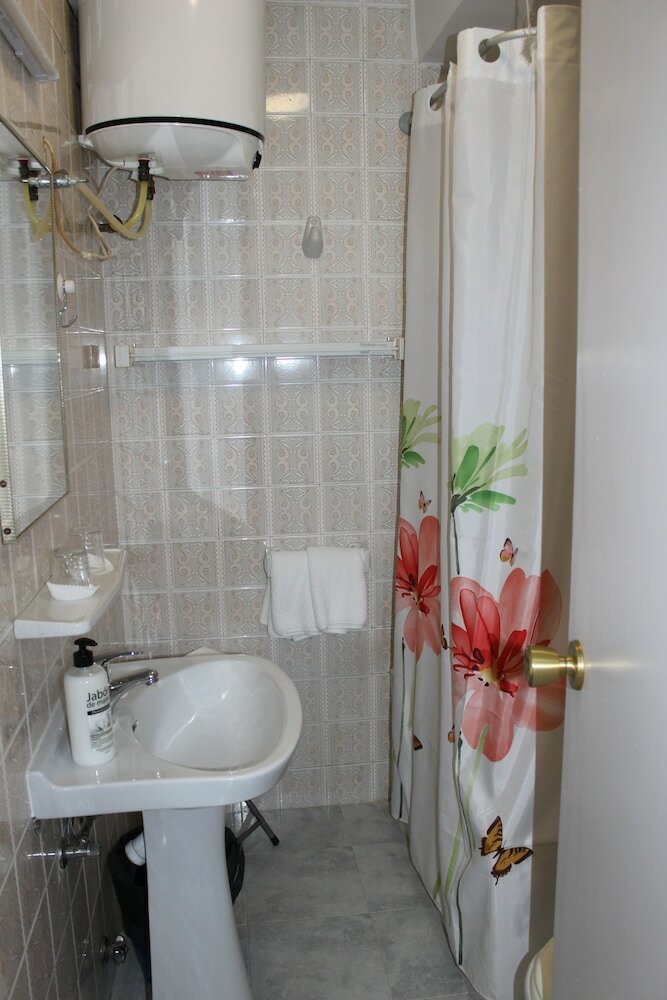 Фото Pensión El Parque