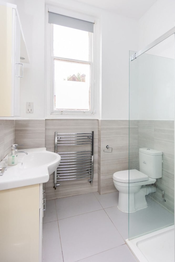 Фото Luxury 3 Bedroom Apartment With Large Garden & gym