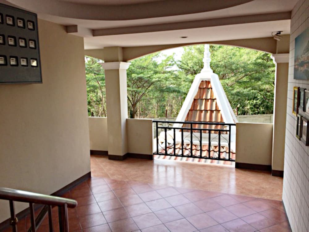 Фото Eec Home North Pattaya - Naklua