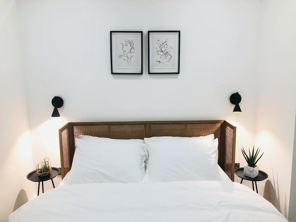 Фото Perfect Holiday Escape - 1 and 2 Bedroom Deluxe Apartments at Liverpool Street