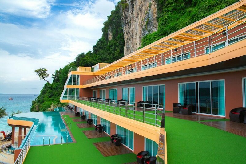 Гостиница Phi Phi Cliff Beach Resort