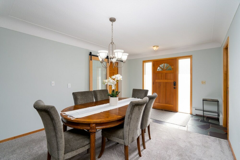 Фото Manor on the River - Whole House