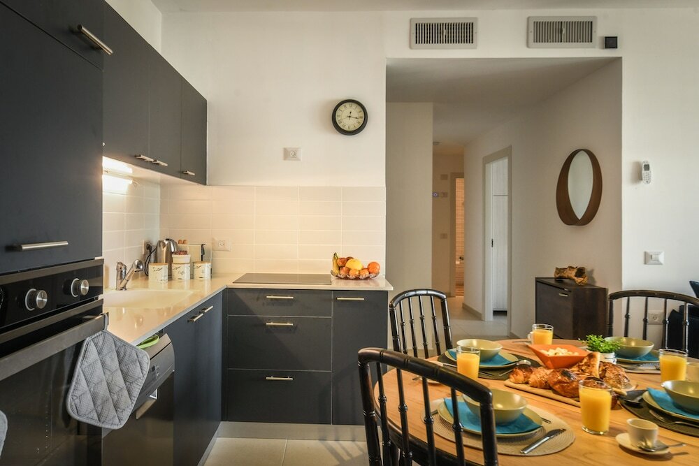 Фото Cozy Nest Apartment with balcony