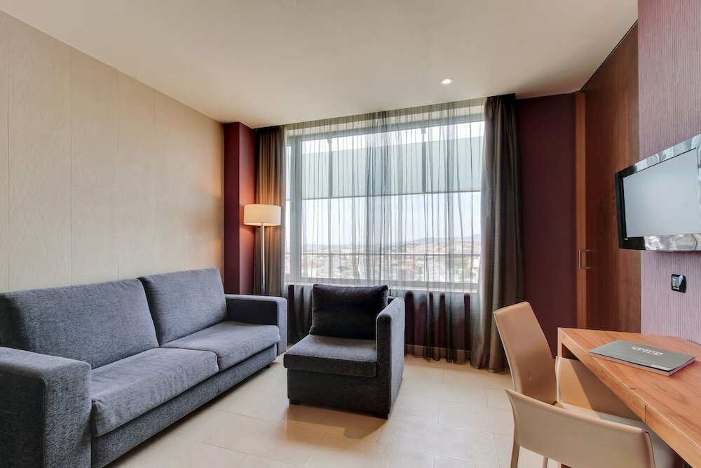 Фото Hotel Badalona Tower