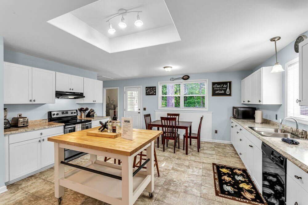 Фото 5006 Beale Ave Orange Door