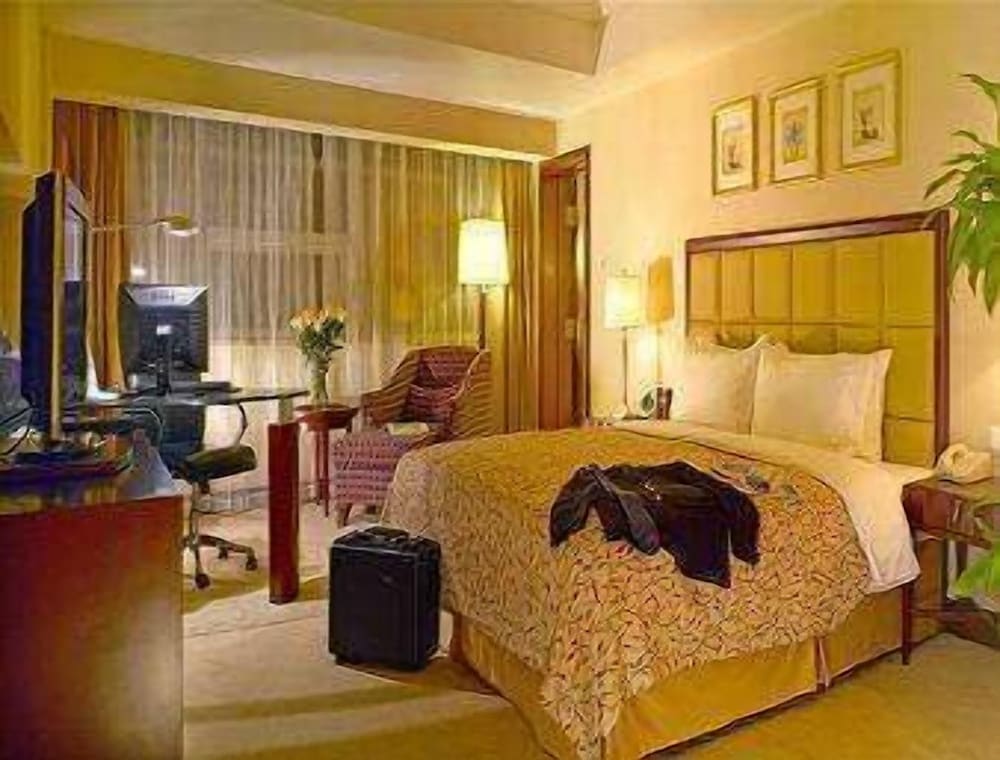 Фото Ramada Plaza Wuhan Optics Valley