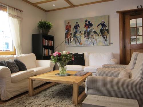 Фото Conrad's Mountain Lodge - Sport Equipment included