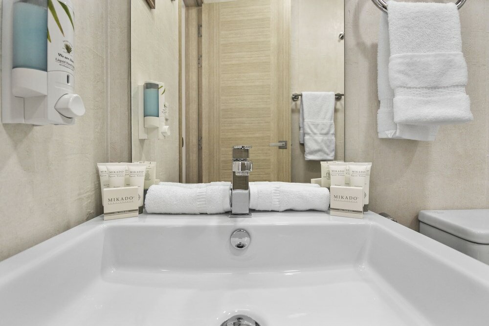 Фото Bocobay Aracari Condo Hotel