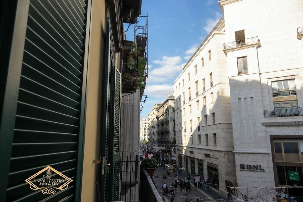 Фото Napoli Centro Suite & SPA