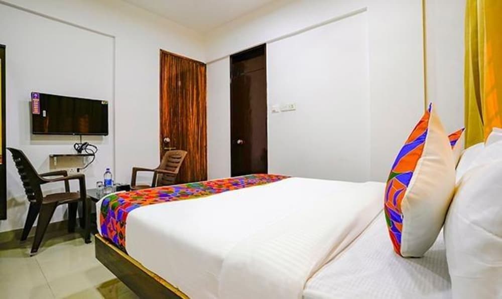 Фото Fabhotel Woods Regency