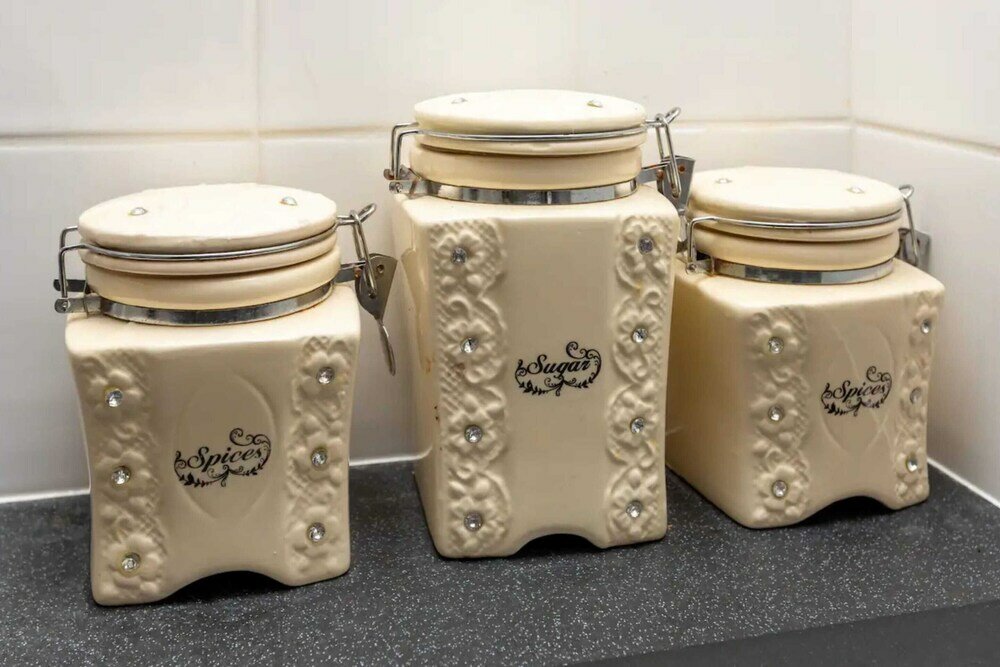 Фото Spacious 1 Bedroom Garden Flat Near King's Road