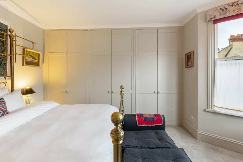 Фото Lovely 4 Bedroom House near Portobello