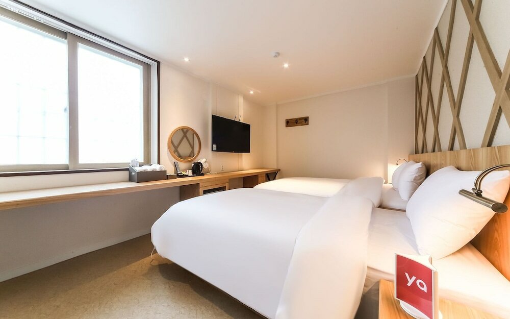 Фото Geojedo Jangseungpo Hotel Carara