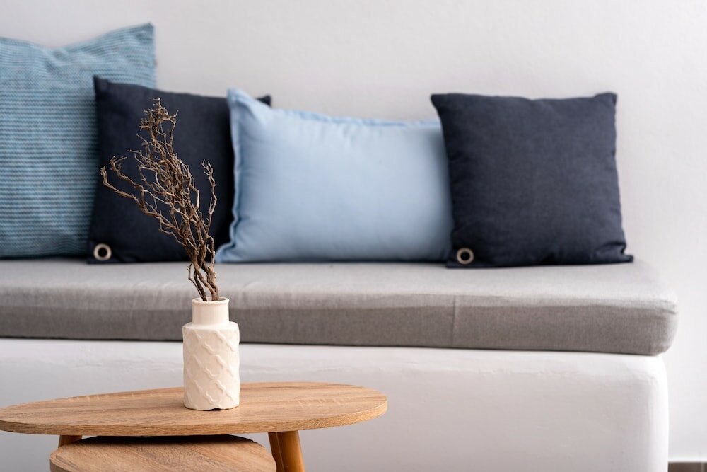 Фото White Curves