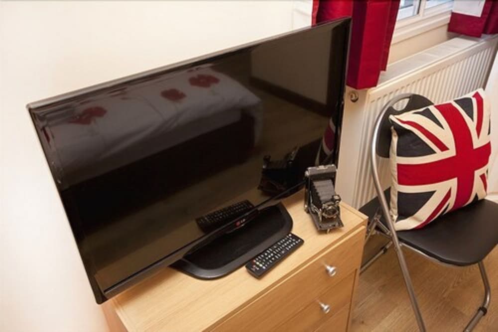 Фото Victoria Centre Apartments & Annexe