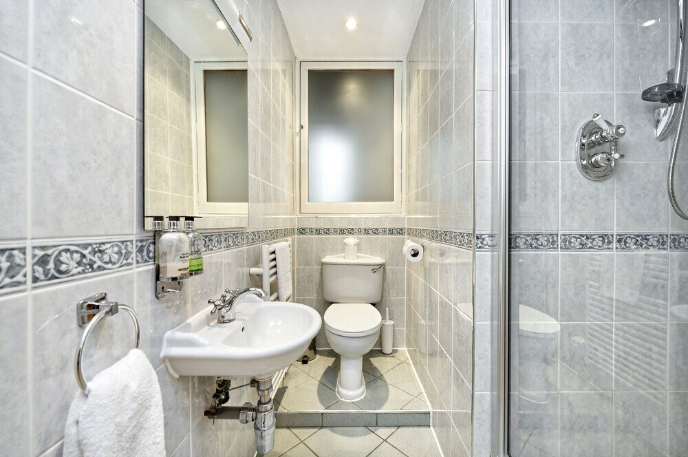 Фото Historic Whitehall Flat in Sw1 by Underthedoormat