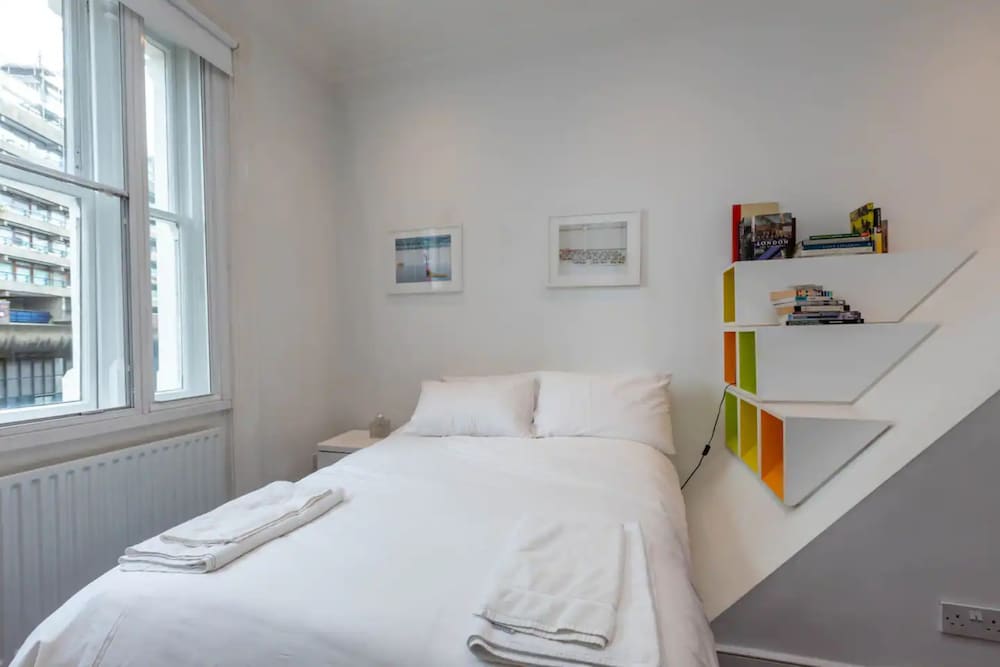 Фото 2 Bedroom 2 Bathroom Victorian Maisonette in Barbican