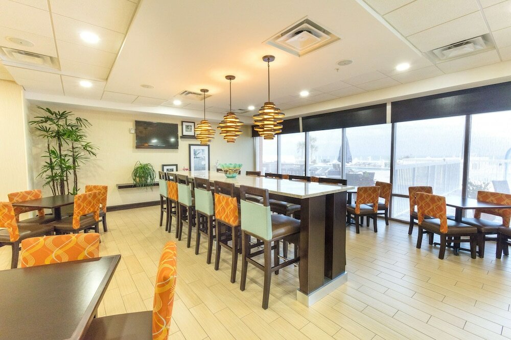 Фото Hampton Inn Daytona Beach/Beachfront