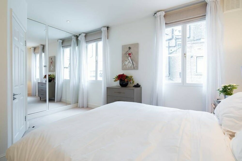 Фото Lovely 3 bedroom house South Kensington