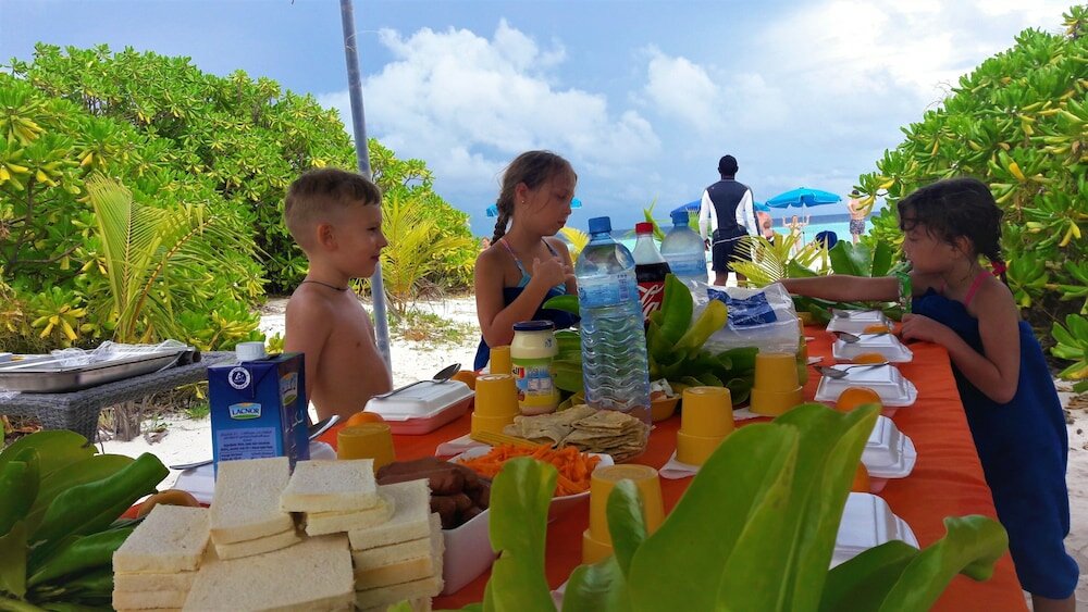 Фото Ocean Beach Inn - Maldives