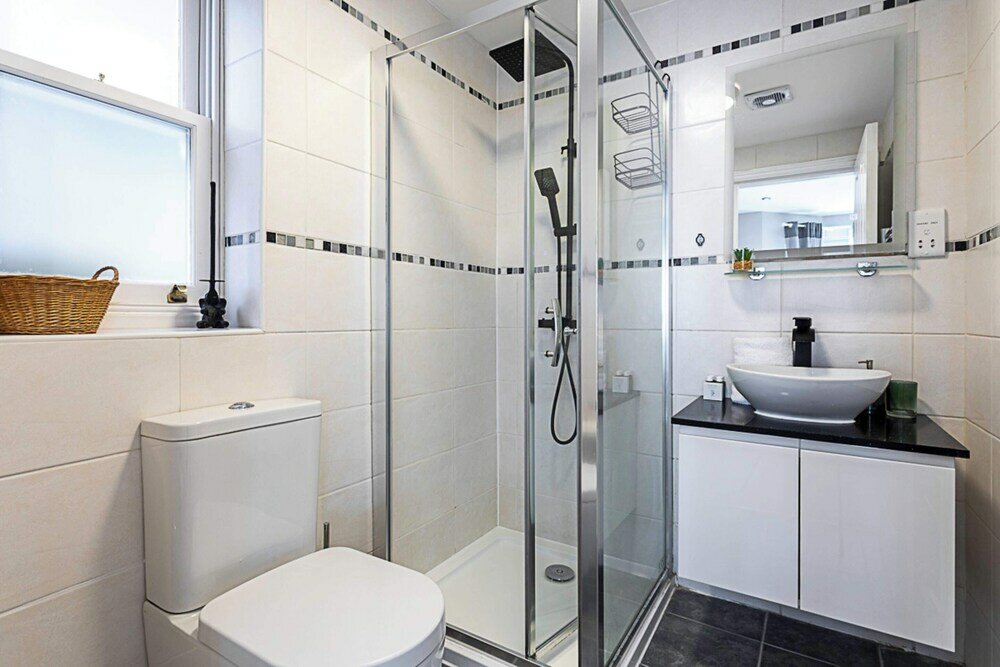 Фото Stunning Flat in the Heart of Parsons Green