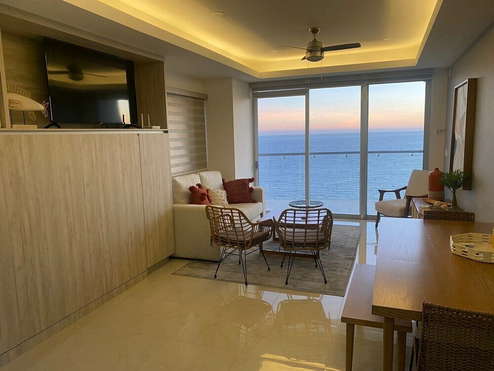 Фото Sunset View Luxury Condos