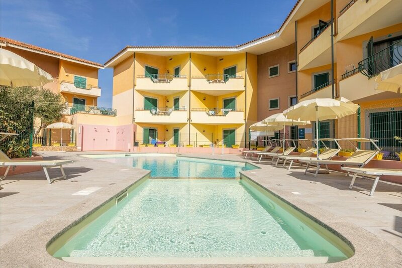 Апартаменты Quaint Residence i Mirti Bianchi 2 Bedroom Apartment Sleeps 6 № 0497